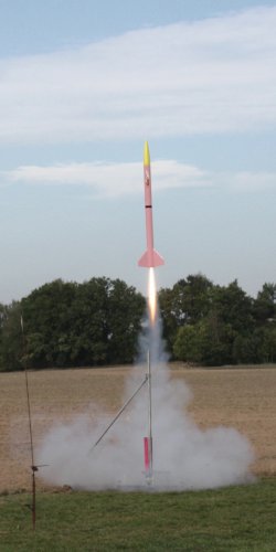 Ruzovy Panter AP 800 Ns - start